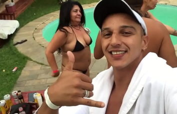 Carnaval Pornô
 Filme De Pornô Com Travesti